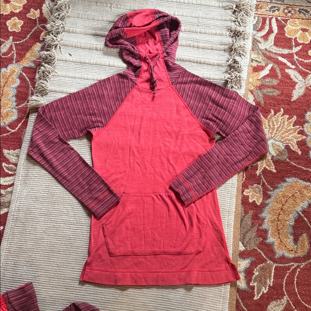 Smartwool hoodie drape neck pullover Merino Wool kangaroo pocket red women’s XS